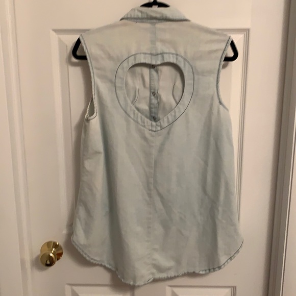 LF heart pocket button down - cut out back heart - Picture 2 of 8